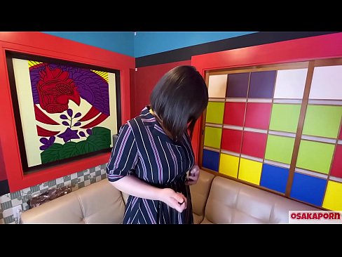 ❤️ Cutie Japanese pẹlu awọn omu nla ṣe baraenisere pẹlu awọn nkan isere ibalopọ ati pe o ni orgasm kan. O sọrọ ninu ifọrọwanilẹnuwo kan nipa iriri onibaje rẹ. Awọn ori omu nla ati obo ti o ni irun ti n kerora. Osaka onihoho ❤️❌ Ibalopo ☑